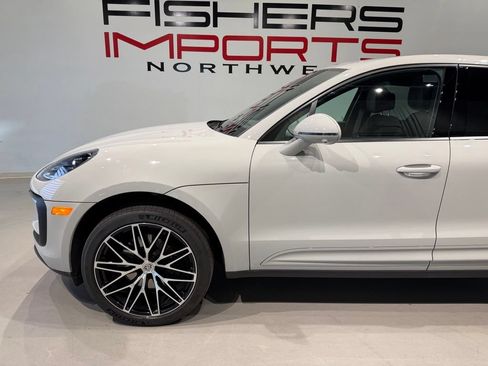 Used 2024 Porsche Macan AWD/4WD image 5