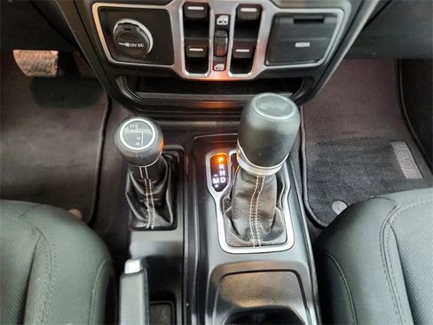 Used 2020 Jeep Wrangler Unlimited Sahara w/ Uconnect 4C Nav & Sound Group image 25