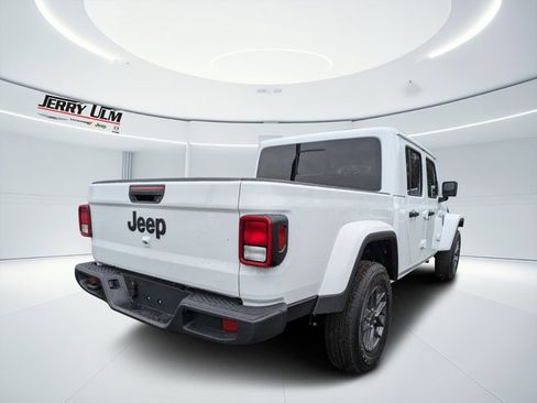 New 2025 Jeep Gladiator Sport image 3