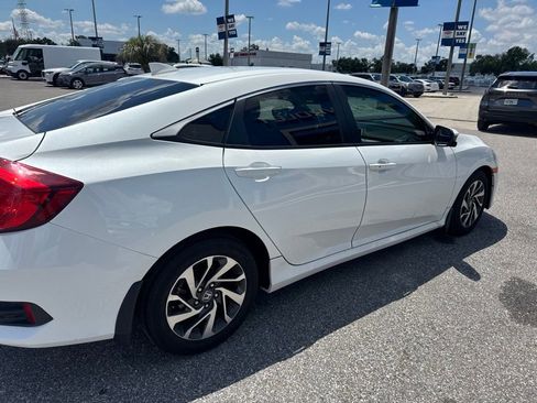 Used 2018 Honda Civic EX image 5