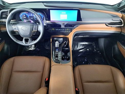Used 2025 Toyota Crown Signia image 16
