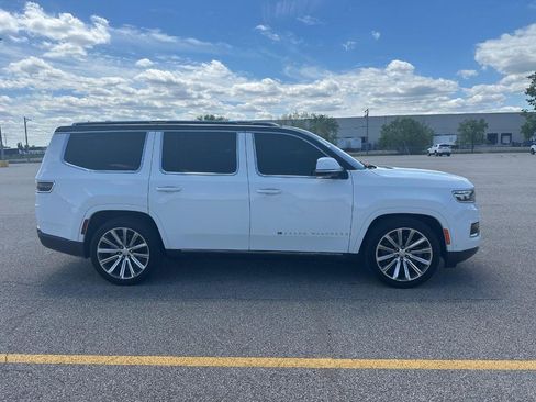 Used 2022 Jeep Grand Wagoneer Series II AWD/4WD image 2