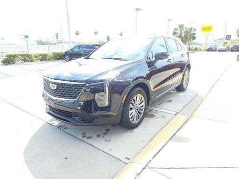 Used 2024 Cadillac XT4 Premium Luxury image 9