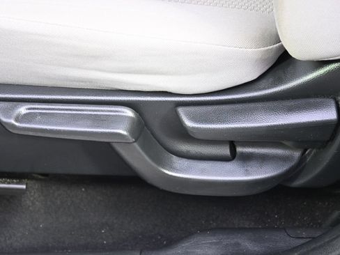 Used 2018 Honda HR-V EX image 11