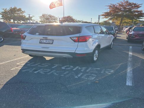 Used 2019 Ford Escape SE image 7