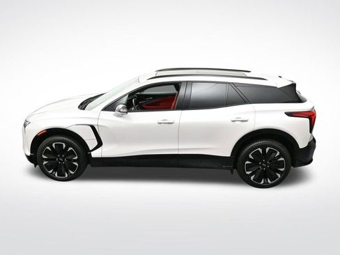 Used 2025 Chevrolet Blazer EV RS w/ Super Cruise Package AWD/4WD image 17
