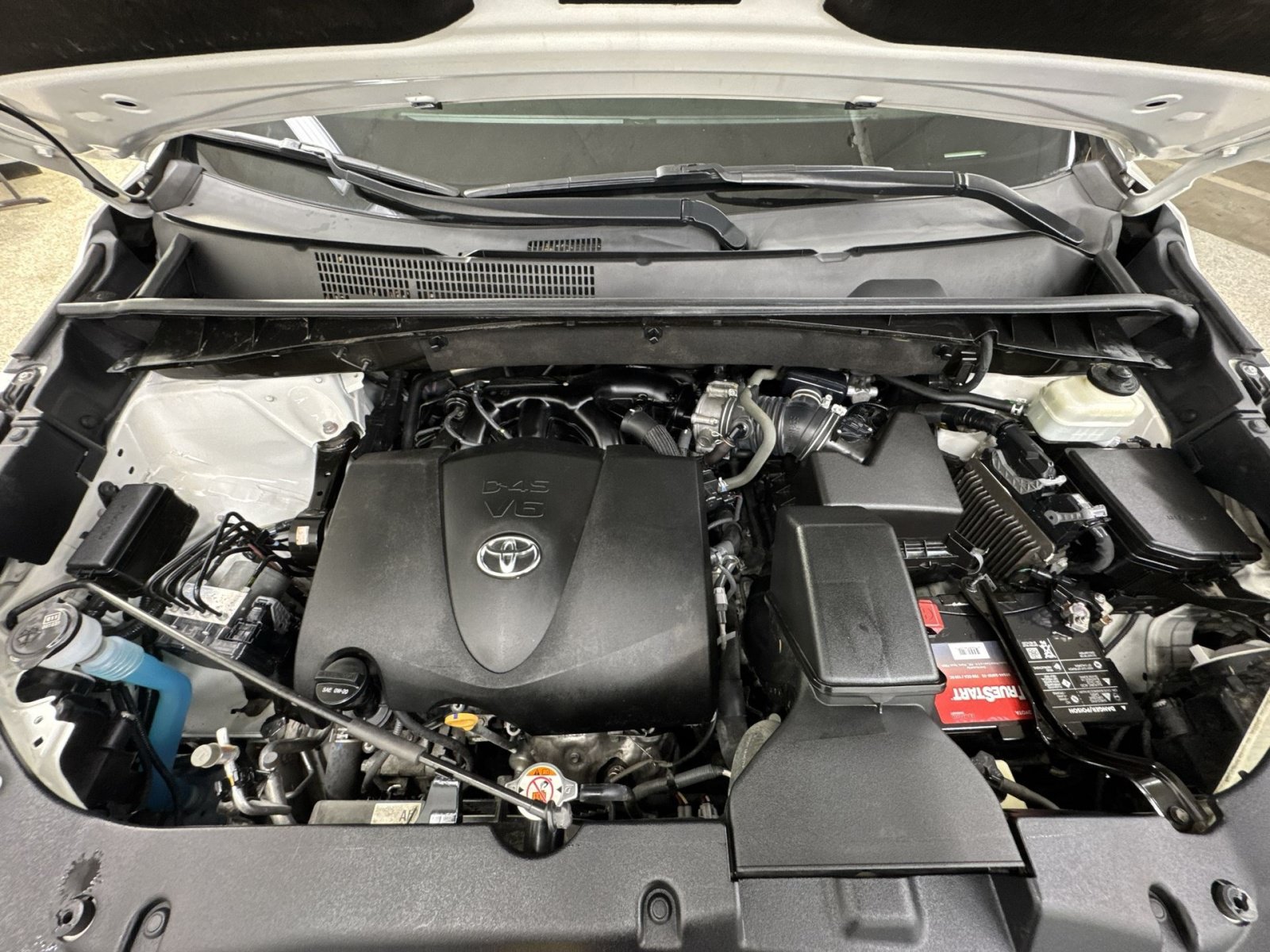 Used 2018 Toyota Highlander XLE AWD/4WD image 42