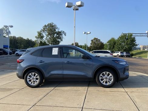Used 2025 Ford Escape Active FWD image 12