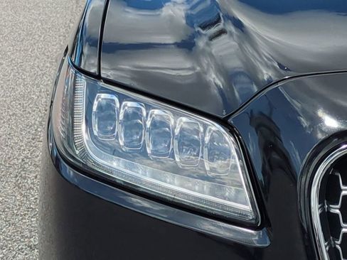 Used 2020 Lincoln Continental Reserve w/ Luxury Package image 9