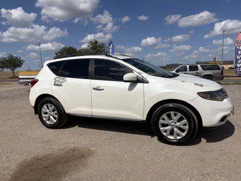 Used 2013 Nissan Murano SV FWD image 2