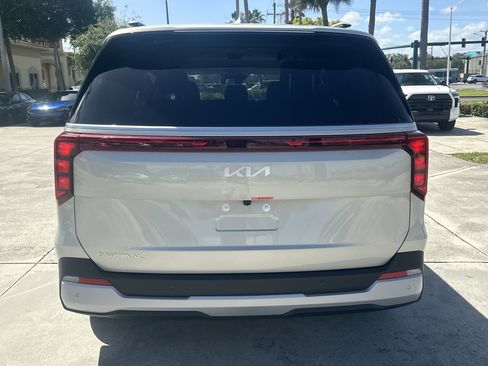 New 2026 Kia Carnival EX FWD image 7