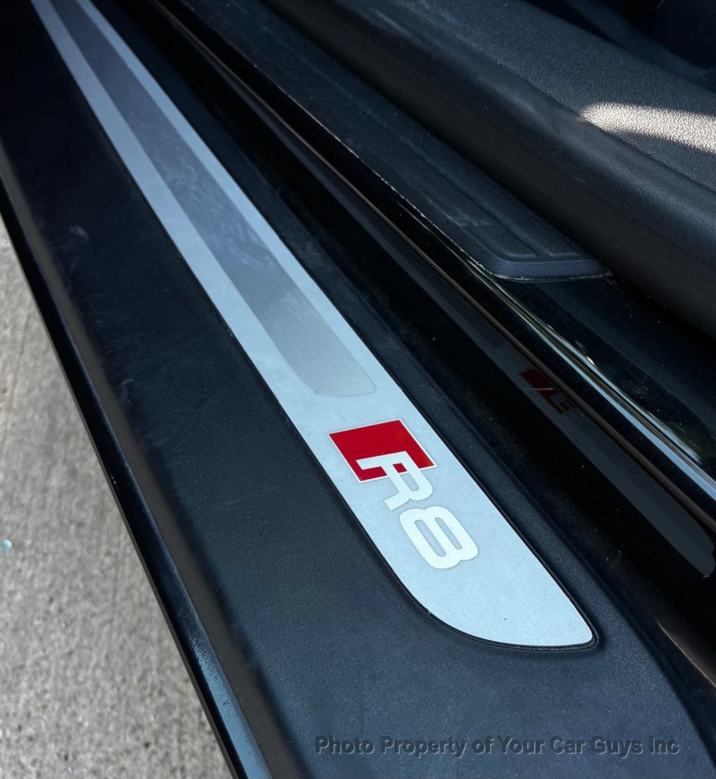 Used 2015 Audi R8 V8 w/ Extended Leather Package AWD/4WD image 34