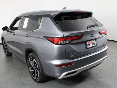 Used 2022 Mitsubishi Outlander SEL image 3