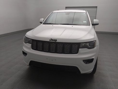 Used 2022 Jeep Grand Cherokee Laredo X image 15