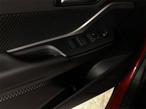 Used 2020 Toyota C-HR LE image 21