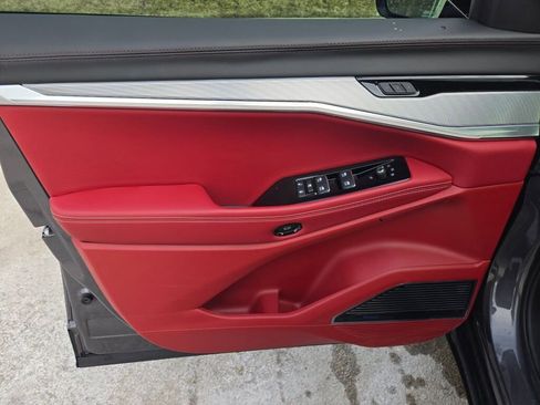 Used 2025 Jeep Wagoneer S Launch Edition image 23