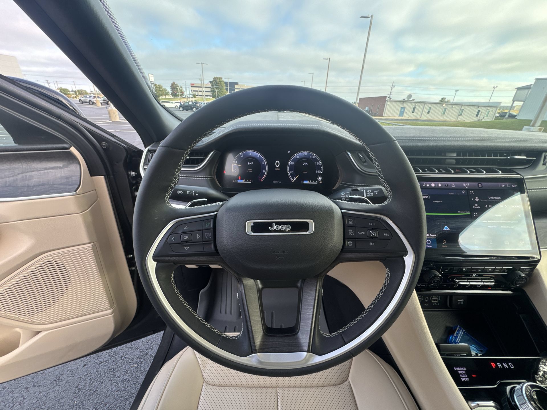 Used 2024 Jeep Grand Cherokee L Limited w/ Luxury Tech Group II AWD/4WD image 14