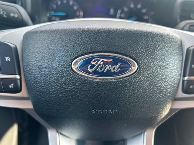 Used 2023 Ford Explorer XLT AWD/4WD image 26