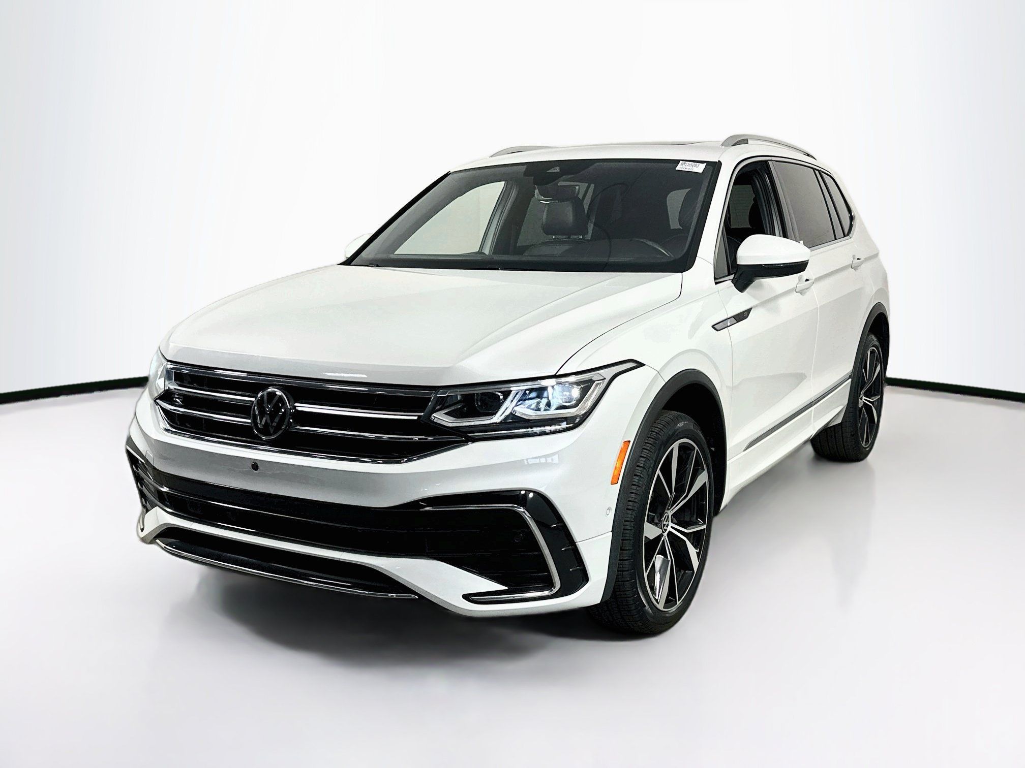 Used 2022 Volkswagen Tiguan SEL R-Line AWD/4WD image 1