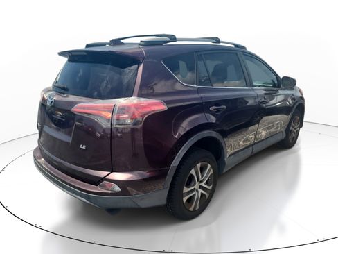 Used 2017 Toyota RAV4 LE FWD image 7