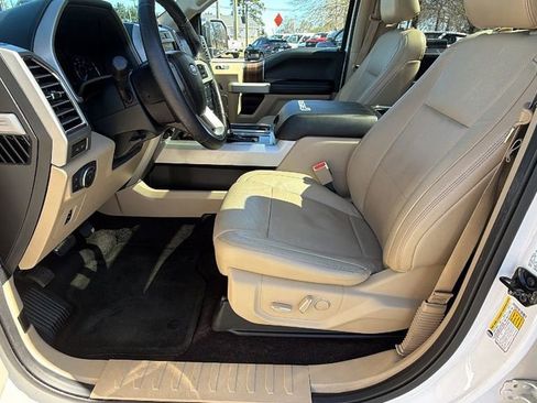 Used 2016 Ford F150 Lariat image 13