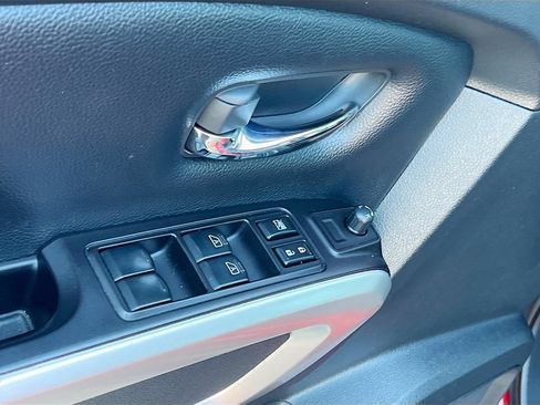 Used 2021 Nissan Titan SV w/ SV Convenience Package AWD/4WD image 18