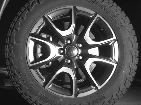 Used 2025 Jeep Compass Trailhawk image 12