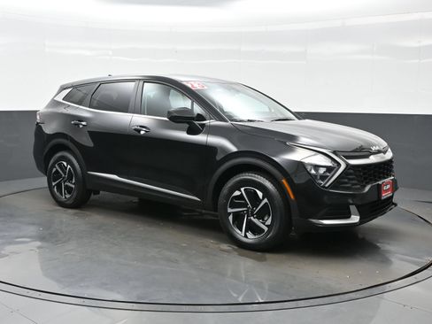 Used 2023 Kia Sportage LX AWD/4WD image 8