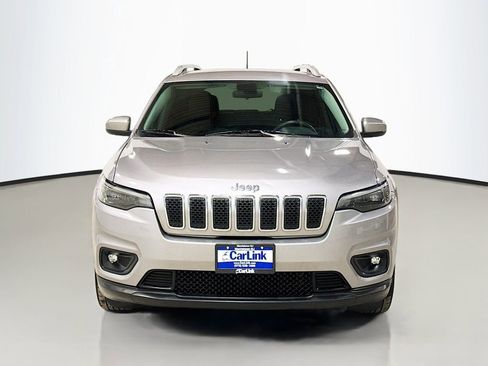 Used 2019 Jeep Cherokee Latitude w/ Popular Appearance Group image 2