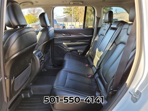 Used 2023 Jeep Grand Cherokee Limited w/ Black Appearance Package image 10