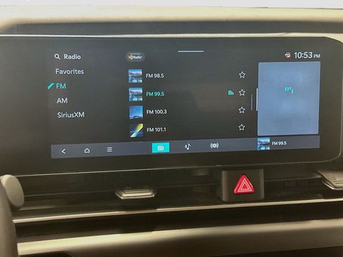 Used 2025 Kia Carnival FWD image 21