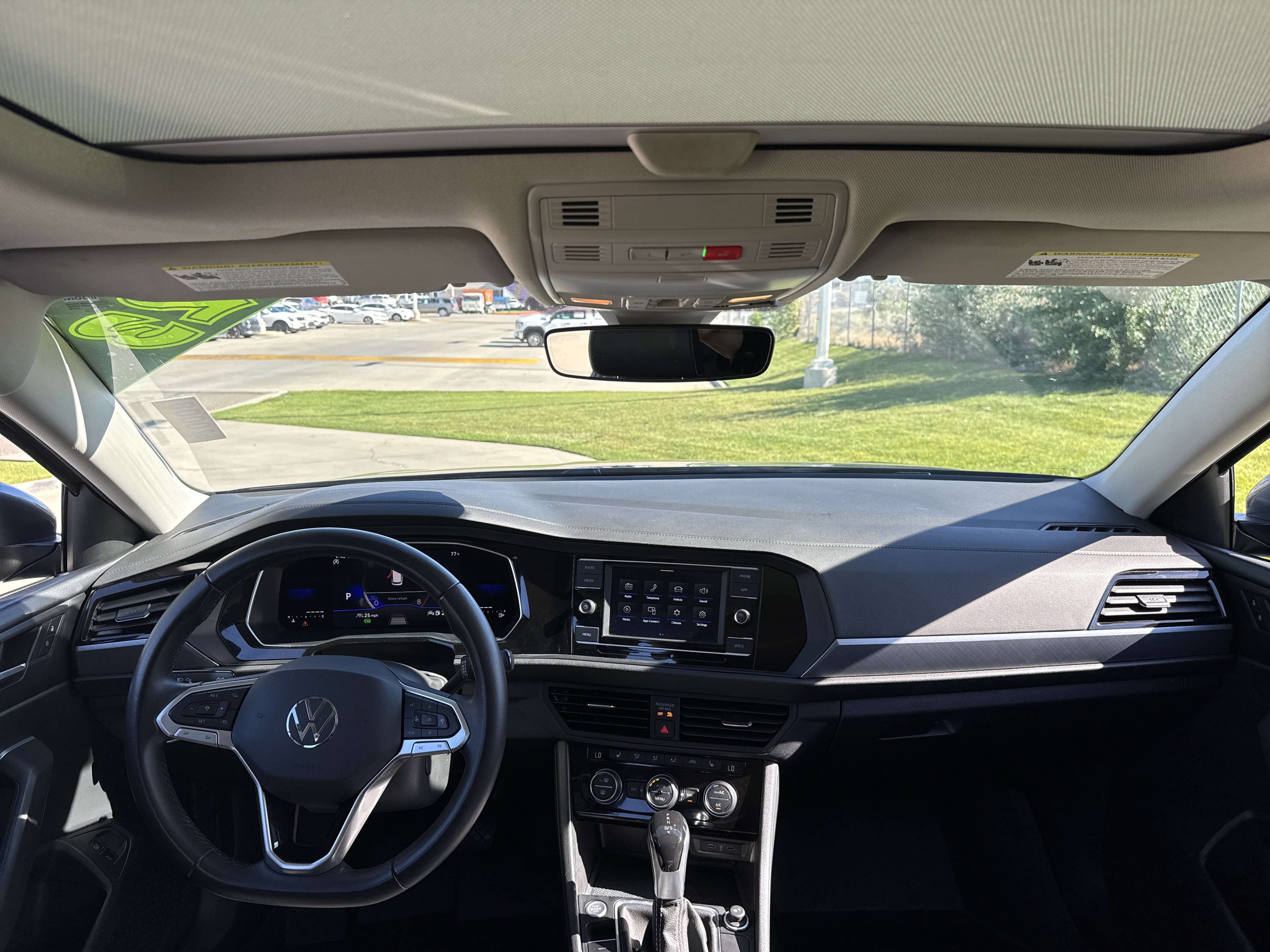 Used 2023 Volkswagen Jetta SE FWD image 19