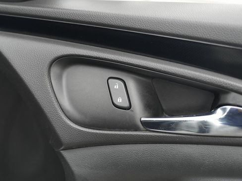 Used 2017 Buick Regal GS w/ Driver Confidence Package #2 image 35