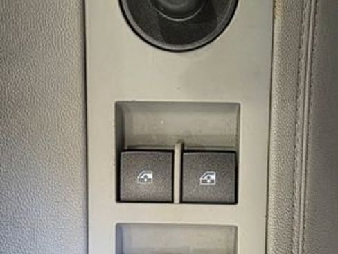 Used 2011 Buick LaCrosse CX image 13