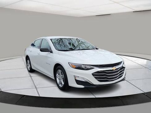 Used 2024 Chevrolet Malibu LS image 4