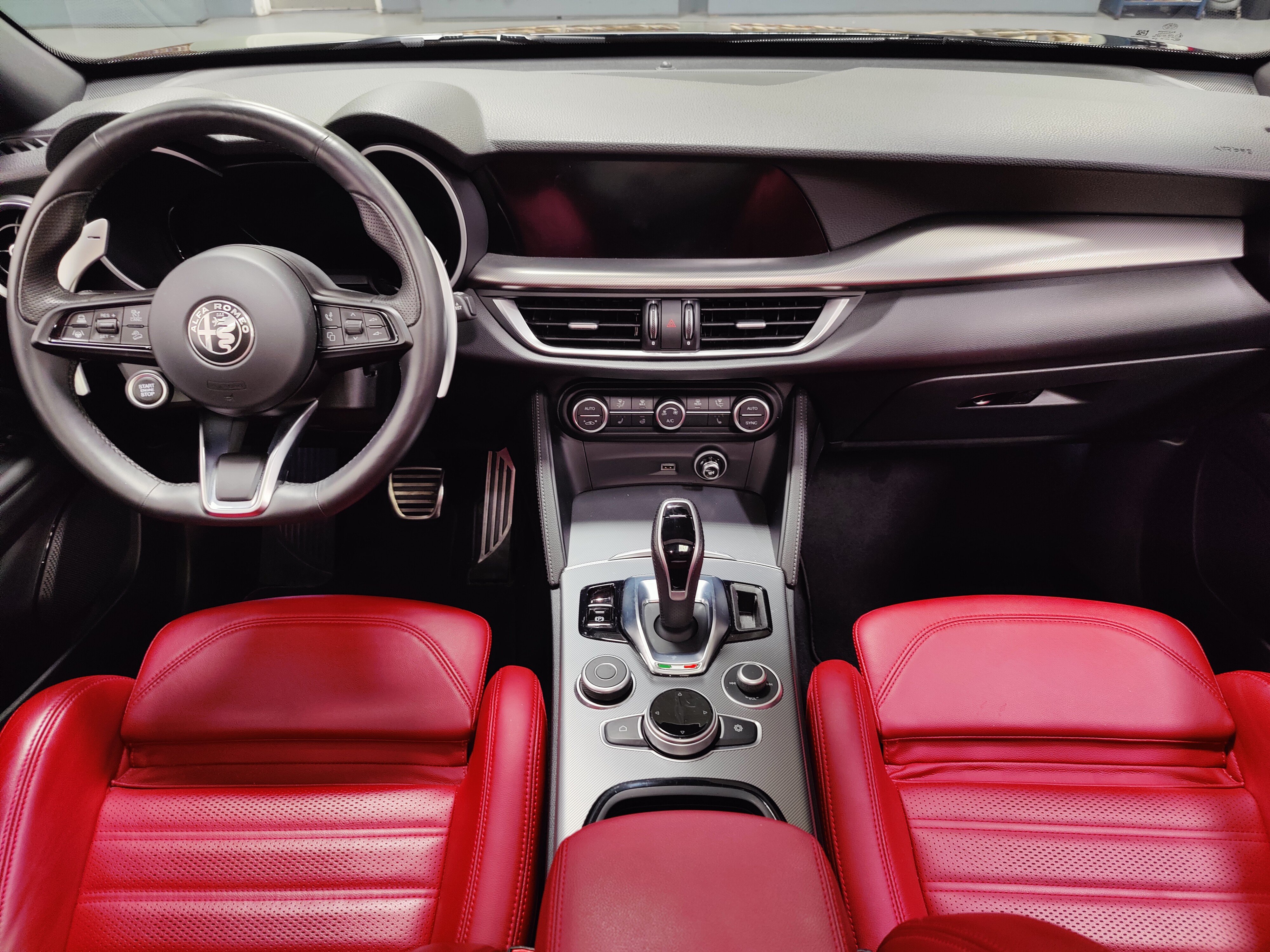 Certified 2024 Alfa Romeo Stelvio Veloce AWD/4WD image 20