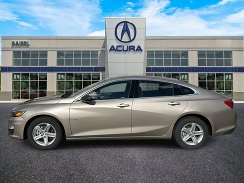 Used 2022 Chevrolet Malibu LS image 2