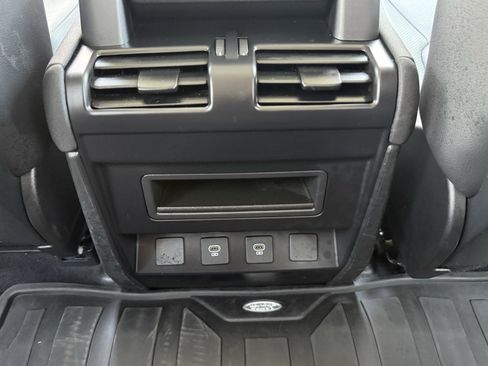 Used 2023 Land Rover Defender 90 S image 41