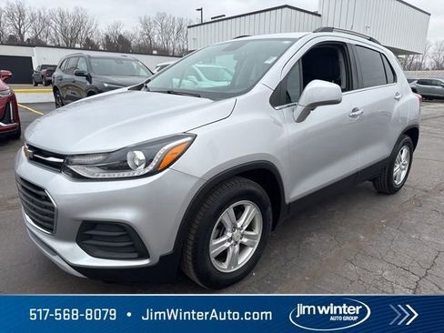 Used 2020 Chevrolet Trax LT w/ LT Convenience Package image 6