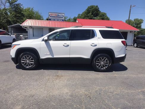 Used 2018 GMC Acadia SLT FWD image 2