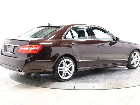 Used 2011 Mercedes-Benz E 350 Sedan image 4