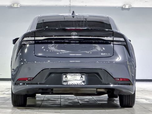Used 2025 Toyota Prius Plug-In Hybrid image 9