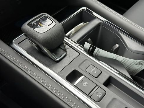 New 2026 Nissan Pathfinder Platinum FWD image 25