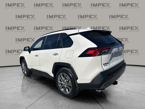 Used 2019 Toyota RAV4 Limited image 3