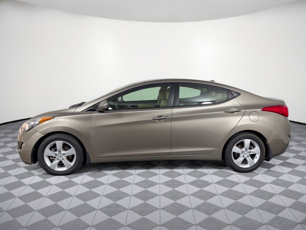 Used 2013 Hyundai Elantra GLS w/ Preferred Pkg FWD image 2