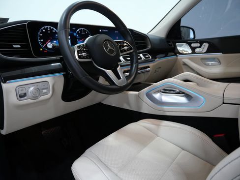 Used 2022 Mercedes-Benz GLS 450 4MATIC image 12