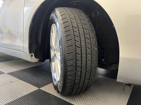 Used 2011 Toyota Camry XLE image 29