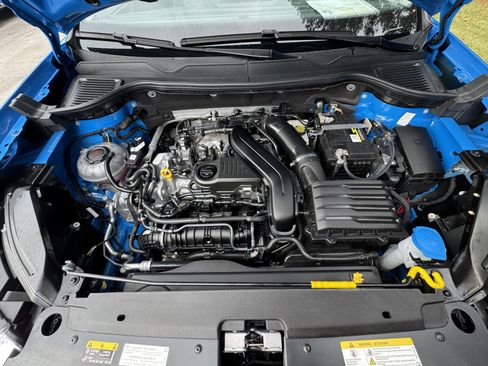 Used 2024 Volkswagen Taos SE image 10