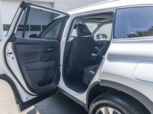 Used 2026 Toyota Highlander XLE AWD/4WD image 23