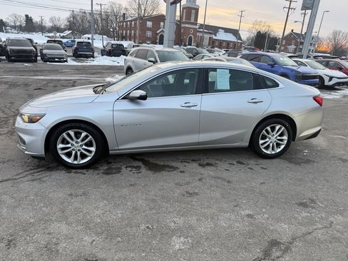 Used 2016 Chevrolet Malibu LT image 3